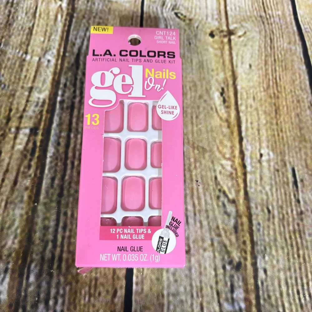 L.A. Colors Press On Nails Pink Short 12 Nails & Glue